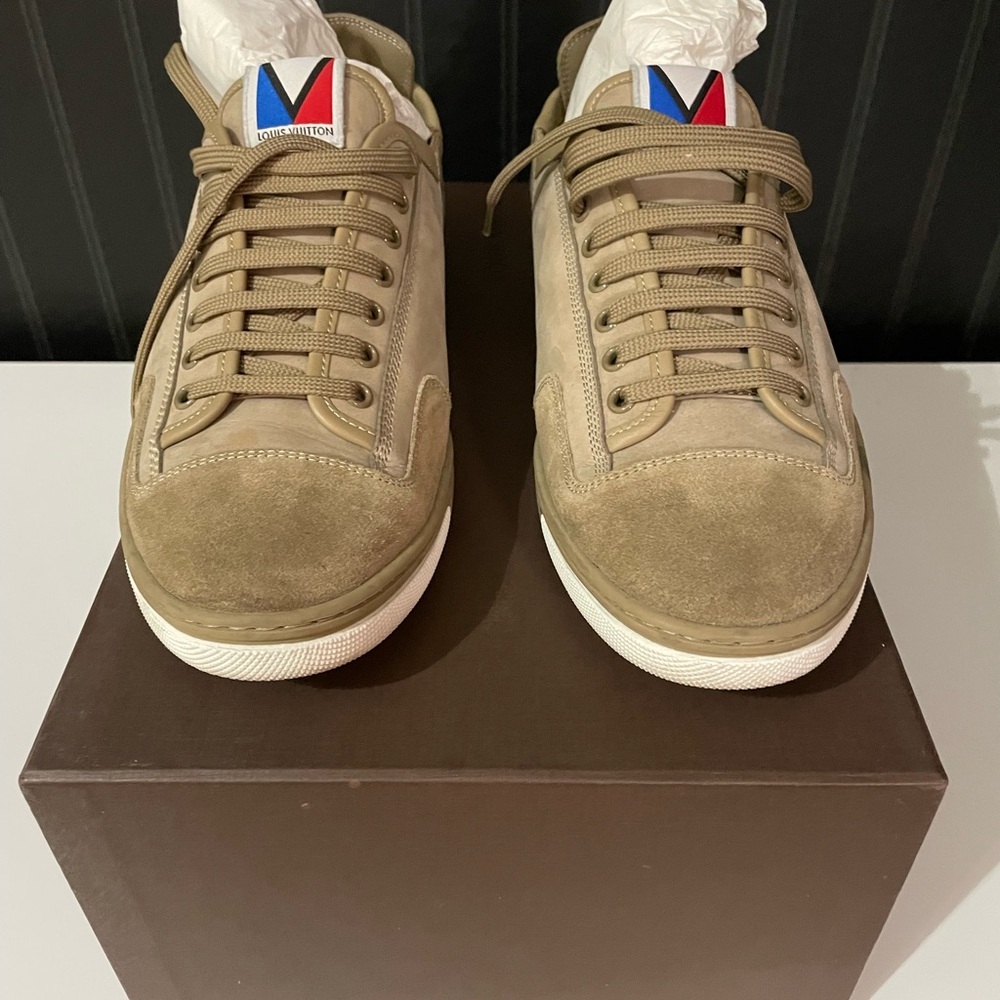 Louis Vuitton Beige Men's Sneakers - Picture 2 of 4